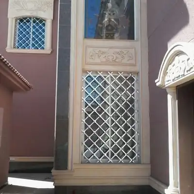 نافذة فيلا فاخرة راقية